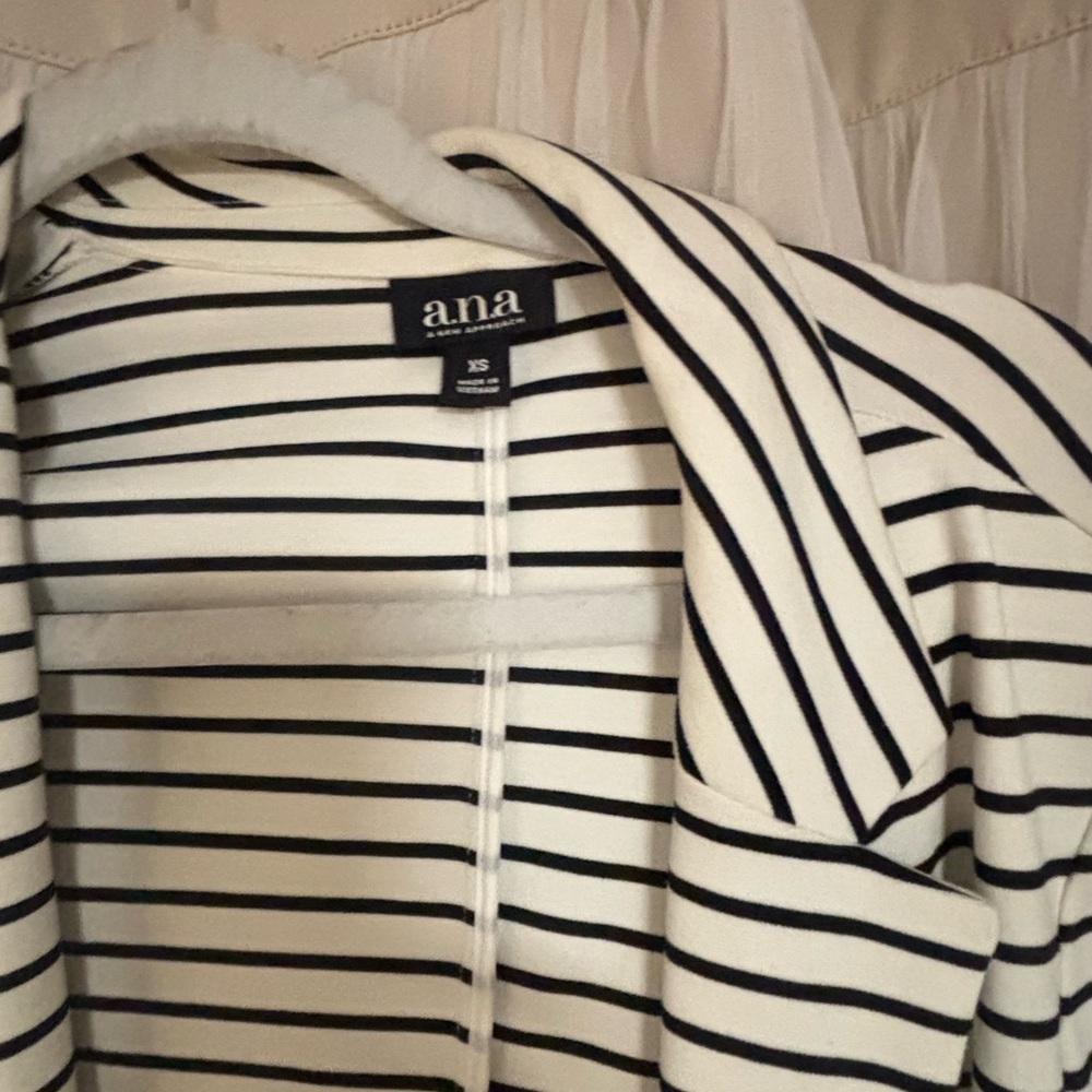 a.n.a Women's Black and White Striped Blazer